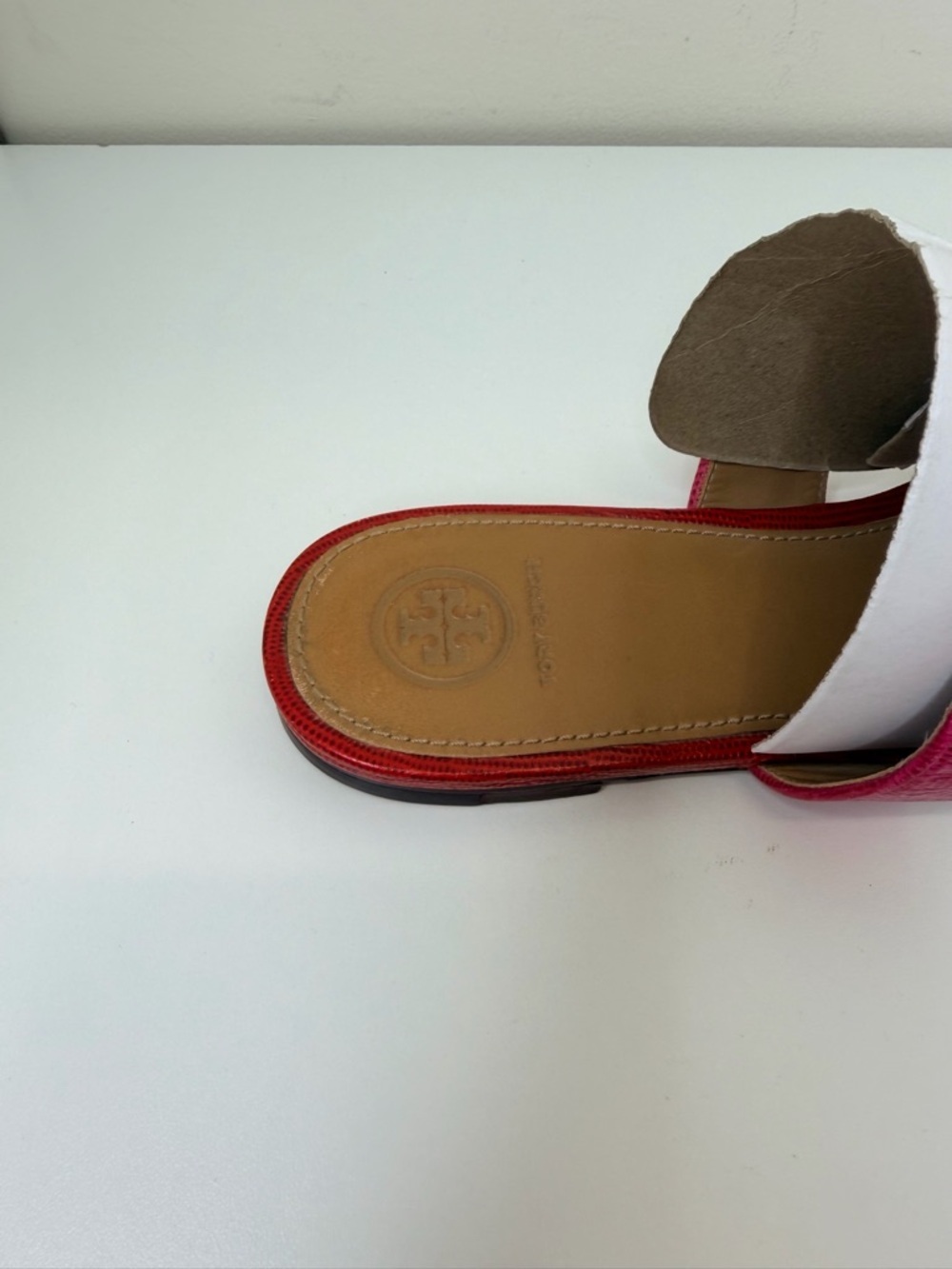 Tory Burch Kira Thong Sandals Tejus Embossed Leather Size 9.5 vacation summer - Picture 5 of 15